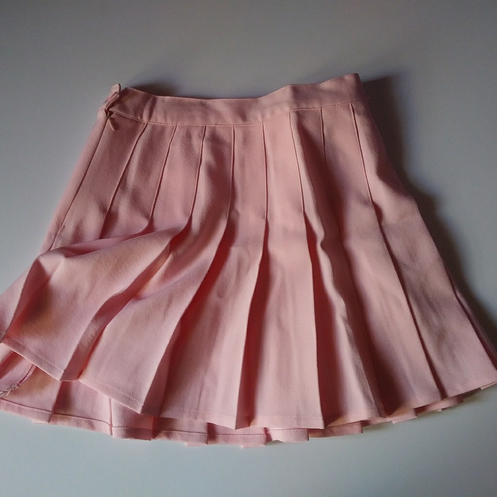Pink pleated skirt